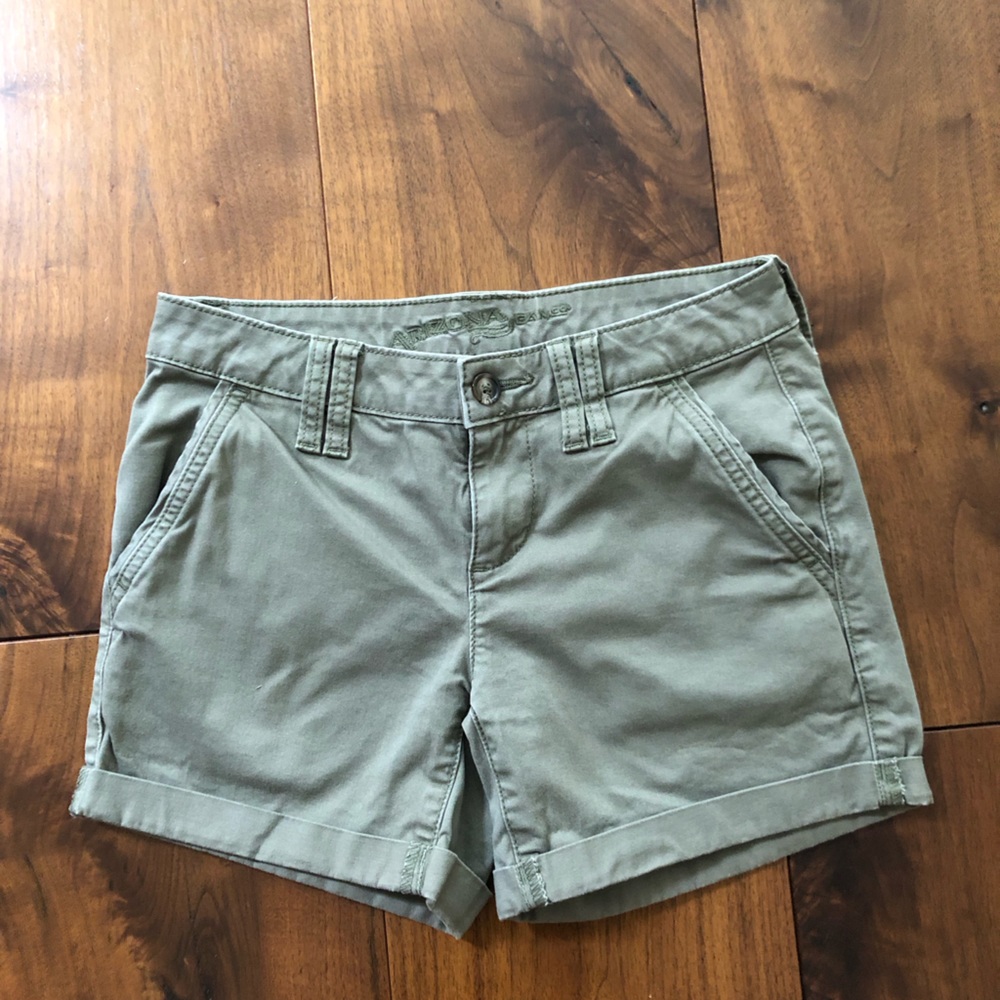 Arizona Jean Company army green shorts size 1